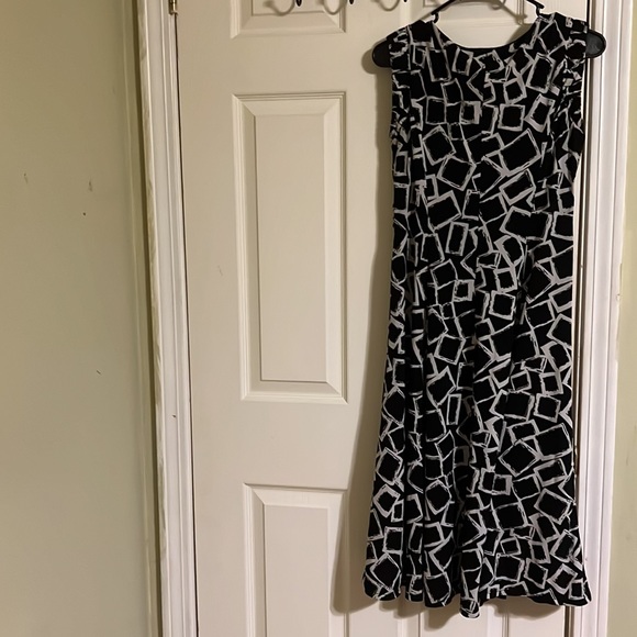 Julian Taylor short sleeve dress for women. Size 10 - Picture 5 of 5